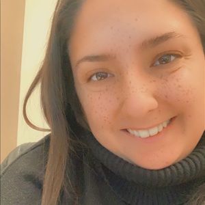 Meet your Posher, Cassandra